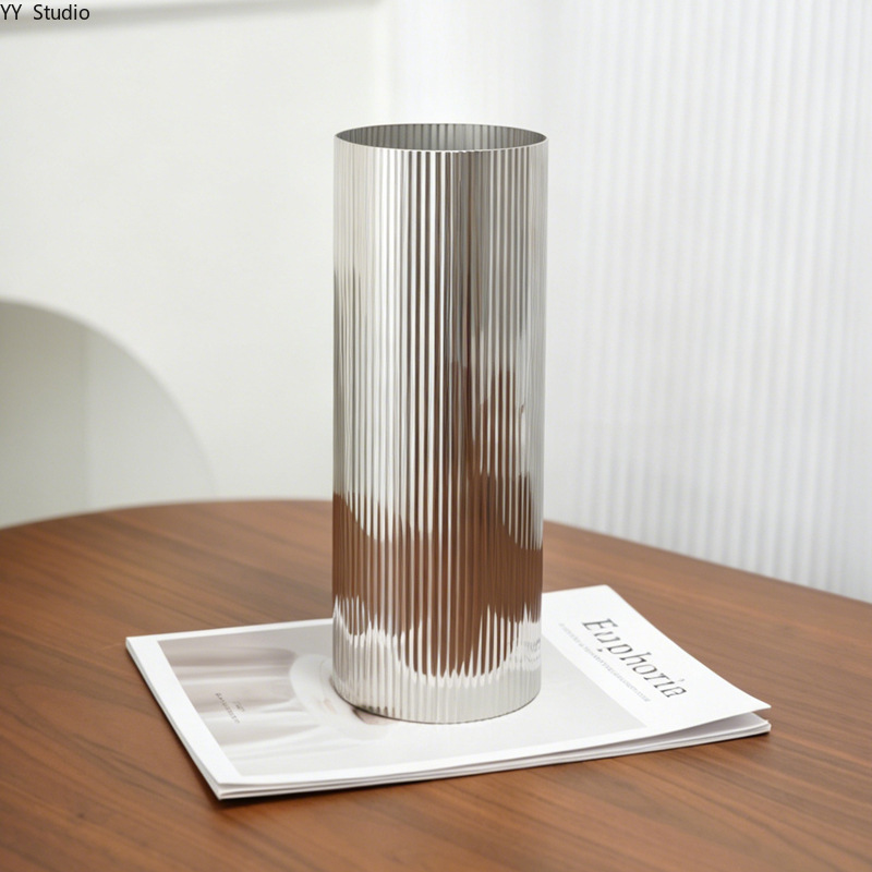 Florero de Acero Inoxidable de - Desk Setup Minimalist reseña y precio
