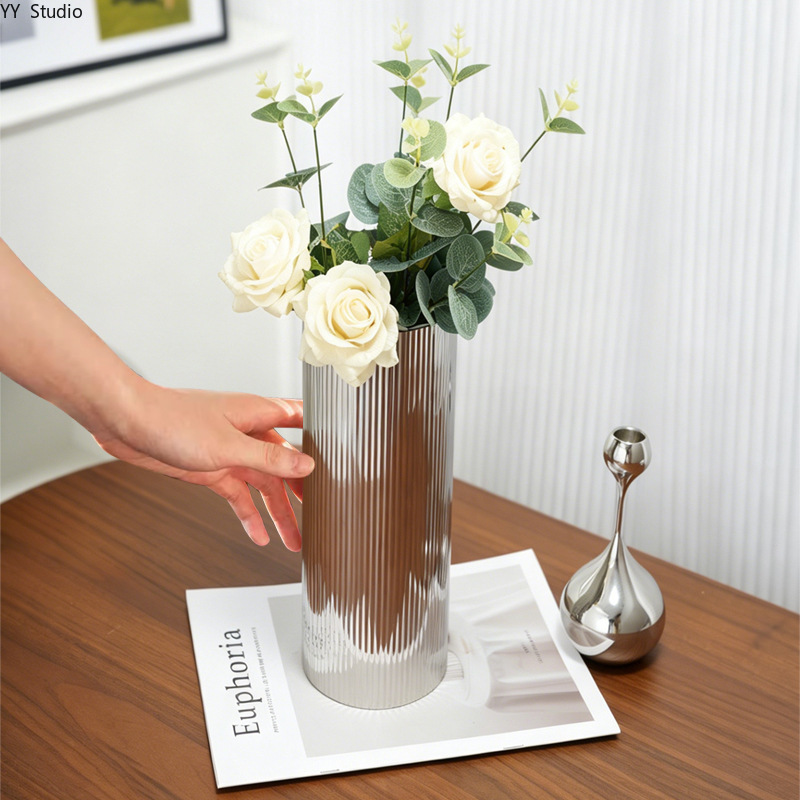 Florero de Acero Inoxidable de - Desk Setup Minimalist reseña y precio