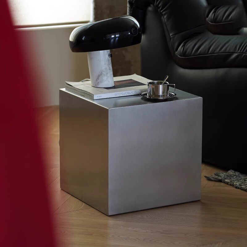 Mesas Auxiliares Italianas de  - Desk Setup Minimalist reseña y precio